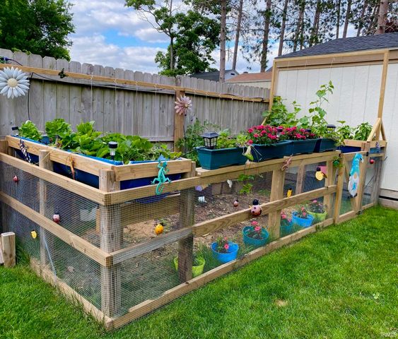 57210 White Pine Trail, South Bend, IN 46619