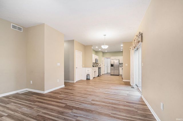 57210 White Pine Trail, South Bend, IN 46619