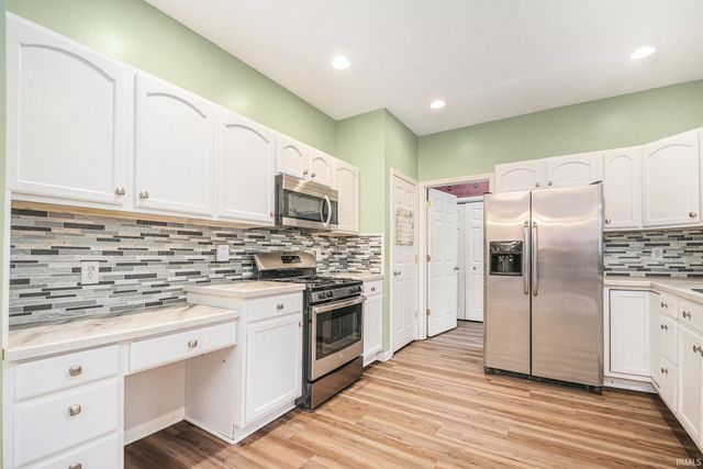 57210 White Pine Trail, South Bend, IN 46619