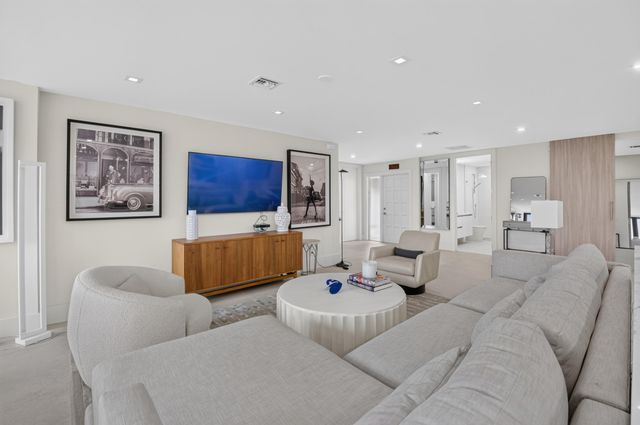 403 Bridgewood Court, Boca Raton, FL 33434