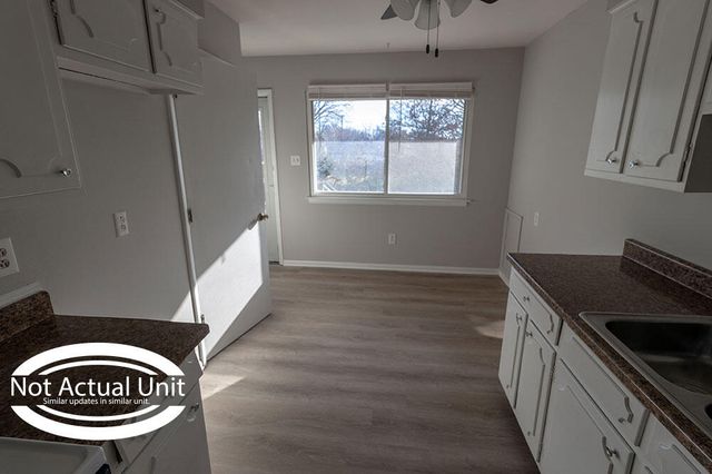 2904 LEEWAY DR C, Columbia, MO 65202