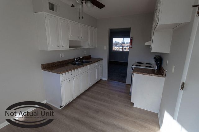 2904 LEEWAY DR C, Columbia, MO 65202