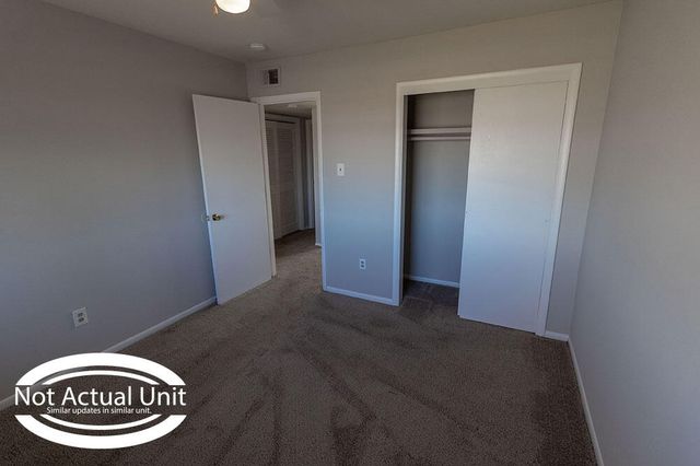 2904 LEEWAY DR C, Columbia, MO 65202