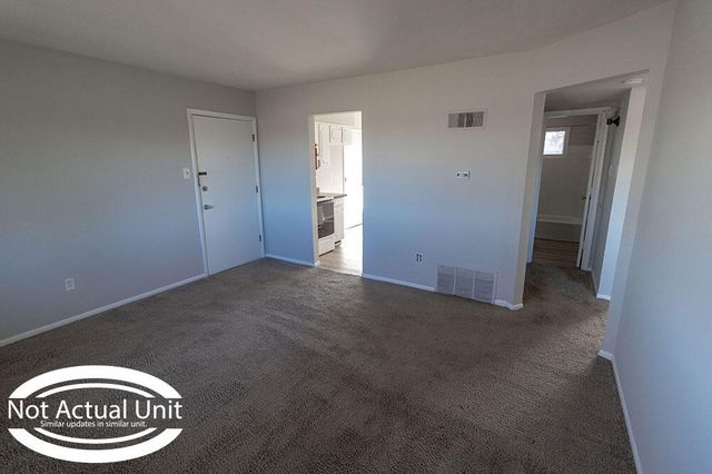 2904 LEEWAY DR C, Columbia, MO 65202