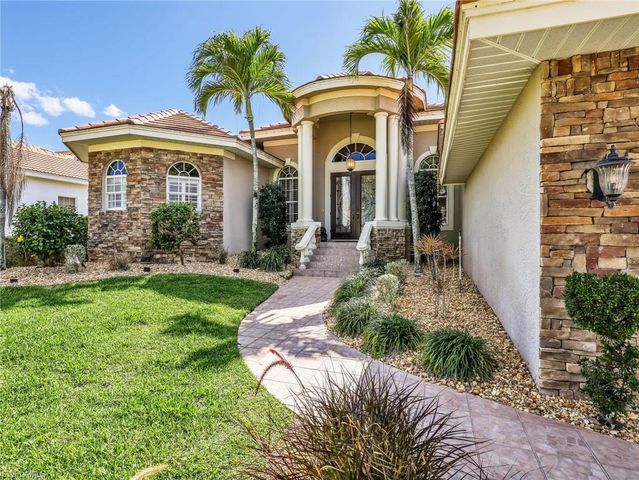 5381 Harborage DR, Fort Myers, FL 33908