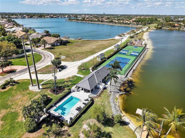 5381 Harborage DR, Fort Myers, FL 33908