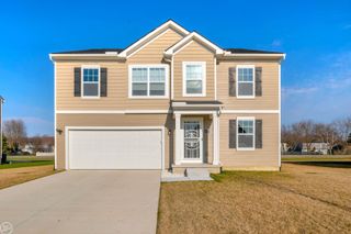 54470 Heron Circle, New Baltimore, MI 48047
