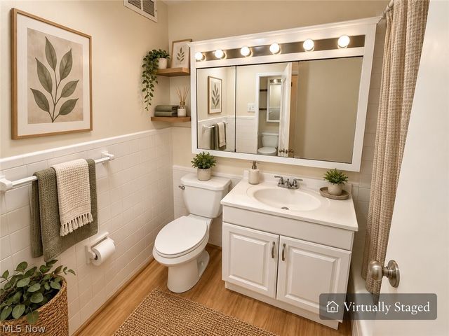 12520 Edgewater Drive 309, Lakewood, OH 44107