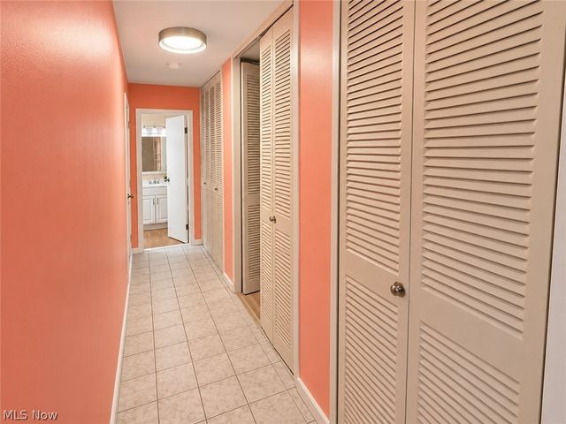 12520 Edgewater Drive 309, Lakewood, OH 44107