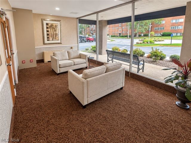12520 Edgewater Drive 309, Lakewood, OH 44107