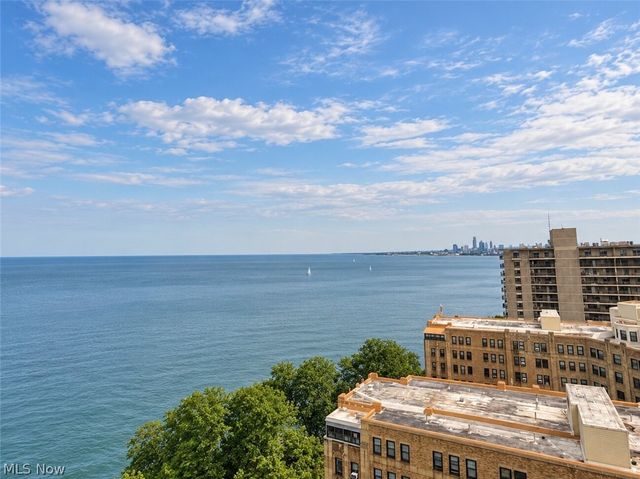 12520 Edgewater Drive 309, Lakewood, OH 44107