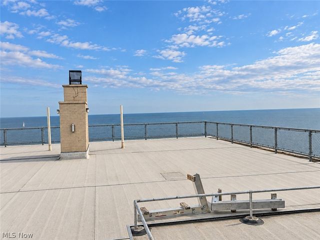 12520 Edgewater Drive 309, Lakewood, OH 44107