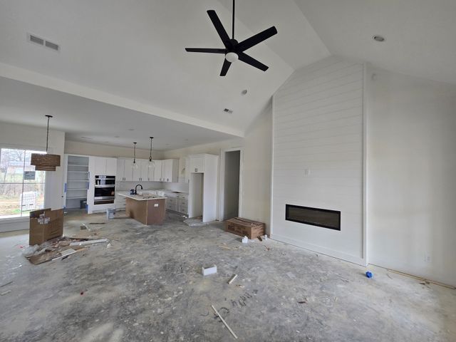 83 Hickory Grove Dr, Morrison, TN 37357