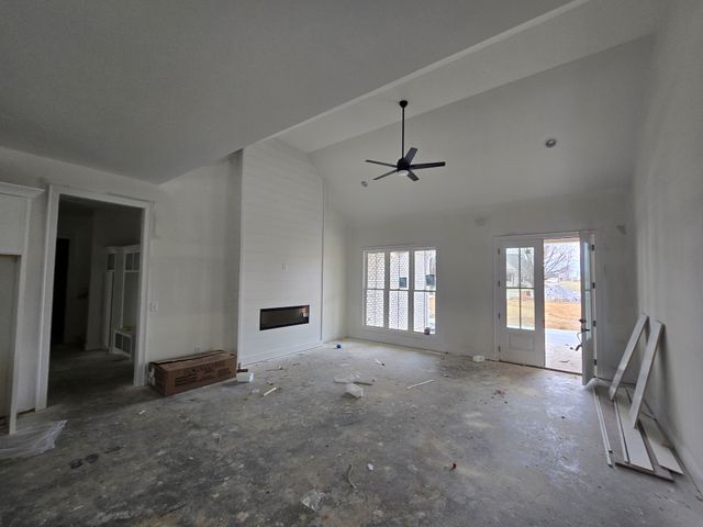 83 Hickory Grove Dr, Morrison, TN 37357