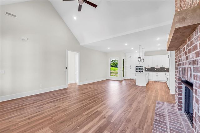 83 Hickory Grove Dr, Morrison, TN 37357