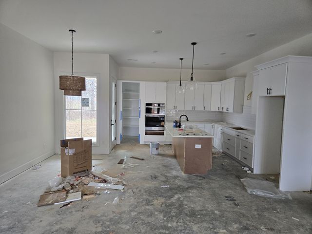 83 Hickory Grove Dr, Morrison, TN 37357