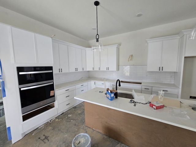 83 Hickory Grove Dr, Morrison, TN 37357