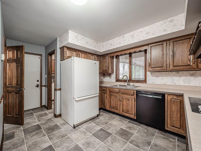 3512 Eastbrooke Drive, Evansville, IN 47711