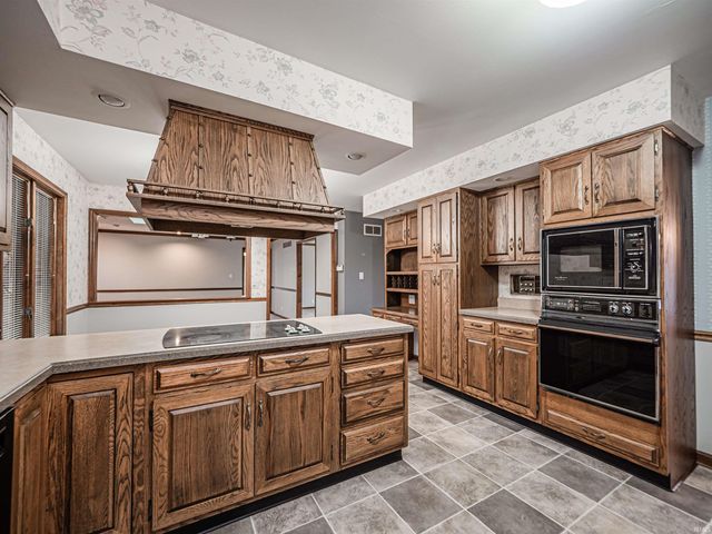 3512 Eastbrooke Drive, Evansville, IN 47711