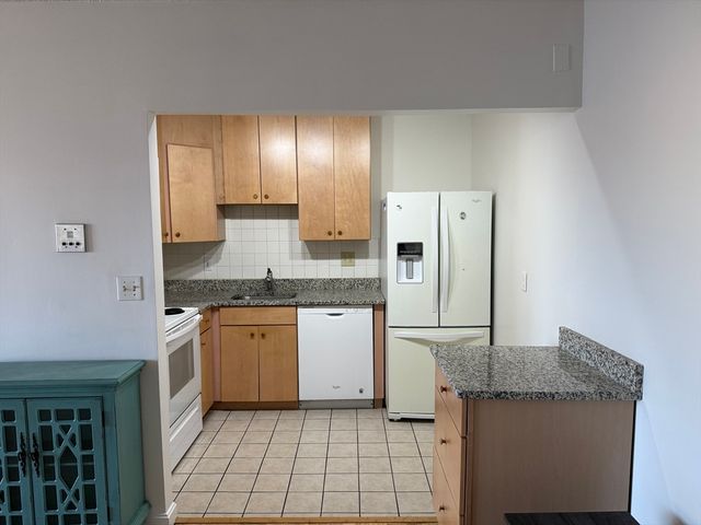 2353 Mass Ave. 37, Cambridge, MA 02140