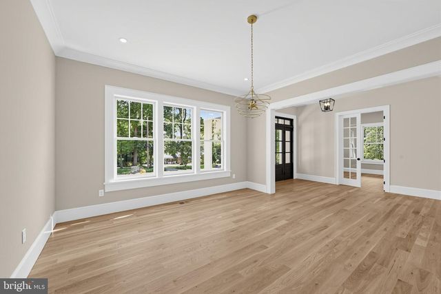 2074 FOX CREEK RD, Berwyn, PA 19312