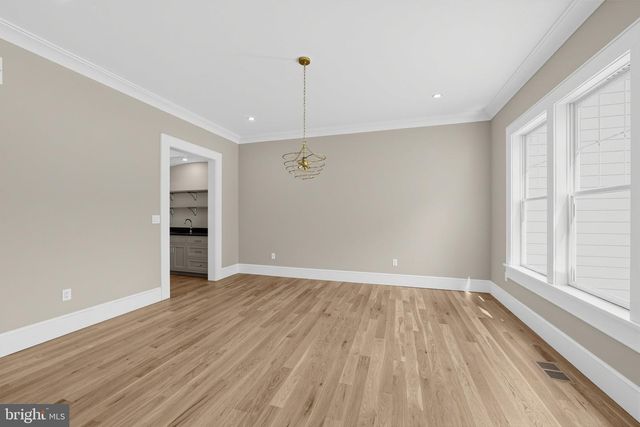 2074 FOX CREEK RD, Berwyn, PA 19312