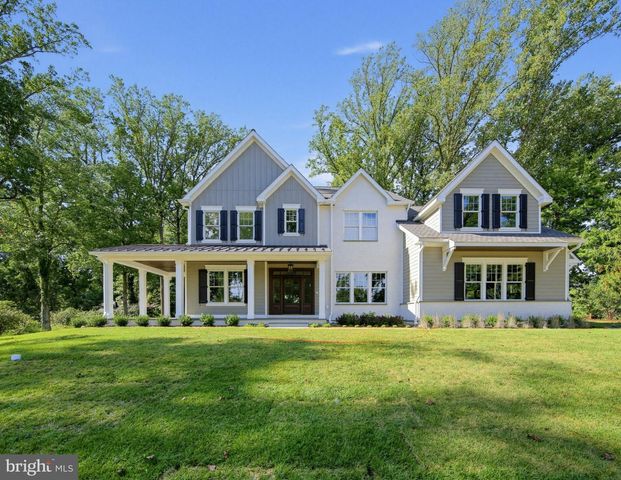 2074 FOX CREEK RD, Berwyn, PA 19312