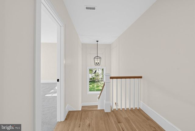 2074 FOX CREEK RD, Berwyn, PA 19312