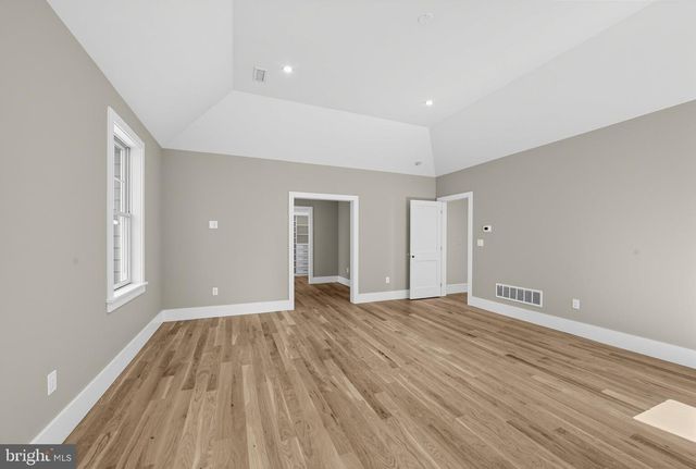 2074 FOX CREEK RD, Berwyn, PA 19312
