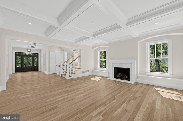 2074 FOX CREEK RD, Berwyn, PA 19312