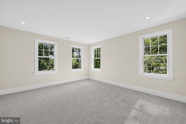2074 FOX CREEK RD, Berwyn, PA 19312