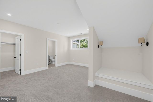 2074 FOX CREEK RD, Berwyn, PA 19312