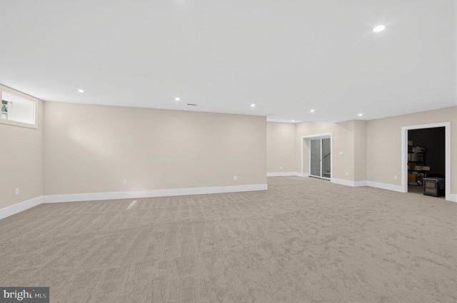 2074 FOX CREEK RD, Berwyn, PA 19312