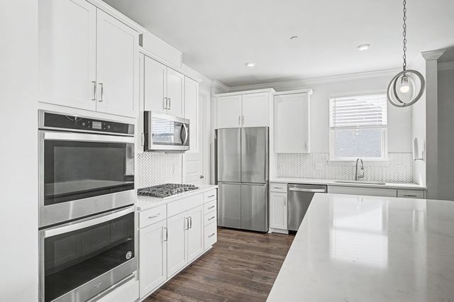 5033 Ozment Dr, Nolensville, TN 37135