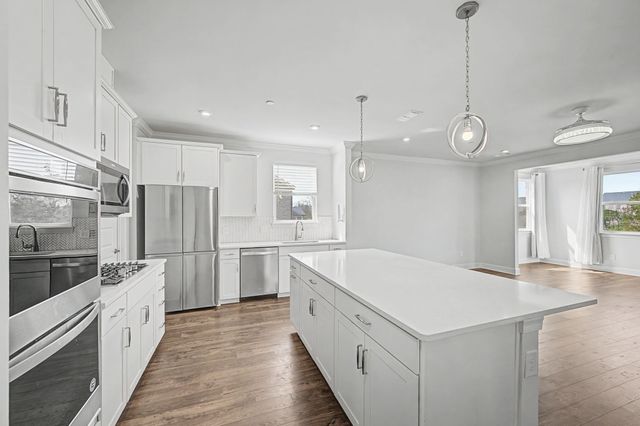 5033 Ozment Dr, Nolensville, TN 37135