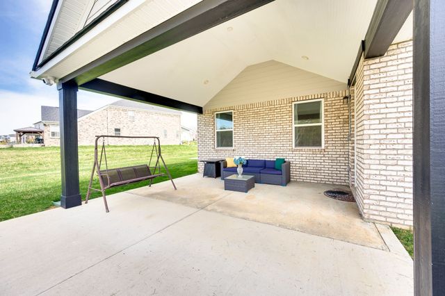 5033 Ozment Dr, Nolensville, TN 37135