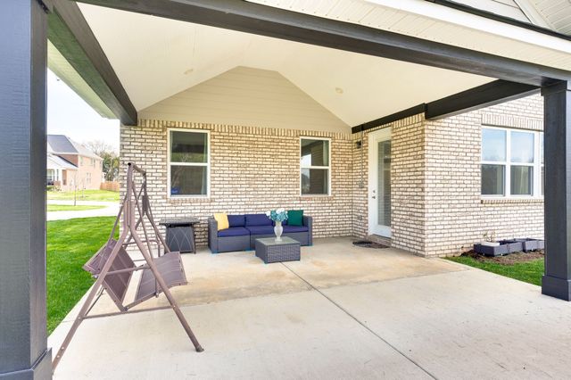 5033 Ozment Dr, Nolensville, TN 37135