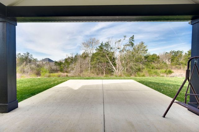 5033 Ozment Dr, Nolensville, TN 37135