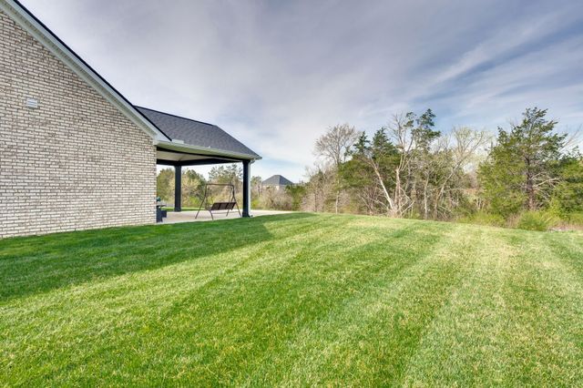 5033 Ozment Dr, Nolensville, TN 37135