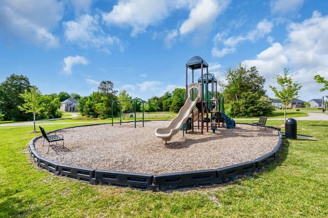 5033 Ozment Dr, Nolensville, TN 37135