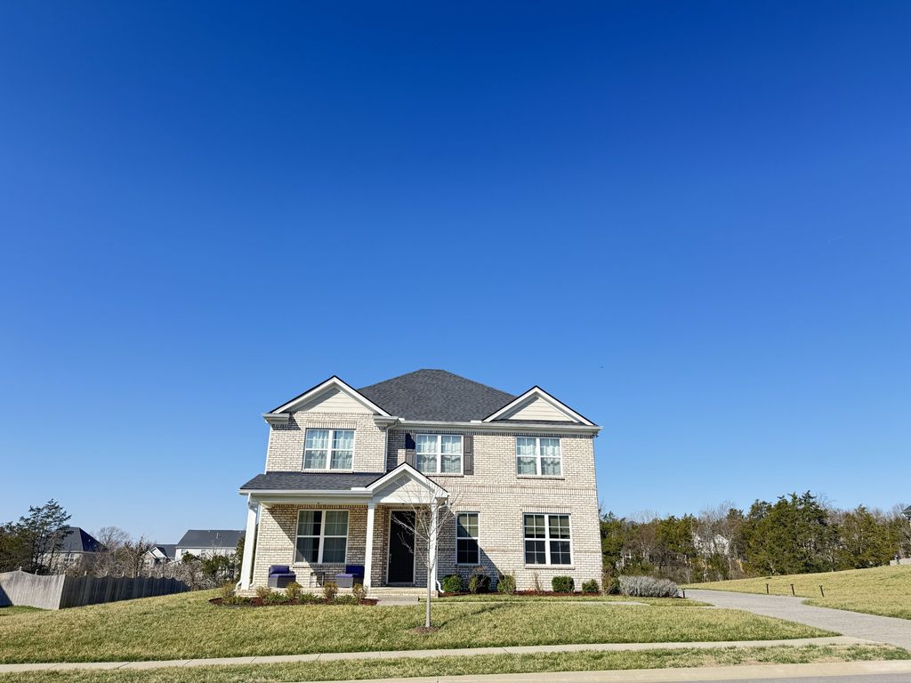 5033 Ozment Dr, Nolensville, TN 37135