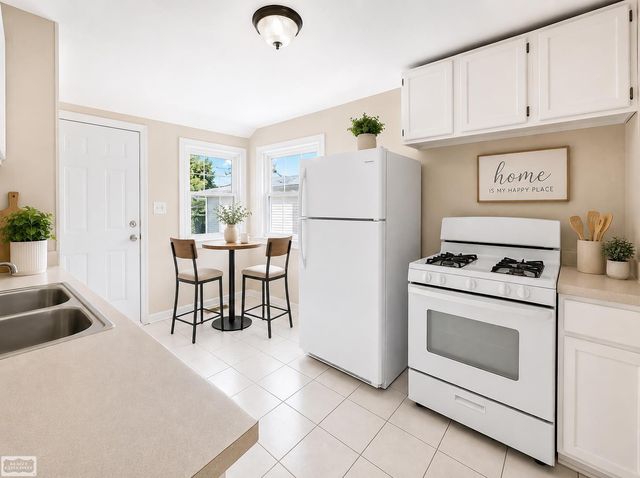 27336 Ridgewood Street, Roseville, MI 48066