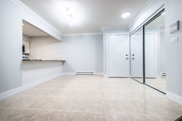 814 E Old Willow Road 109, Prospect Heights, IL 60070