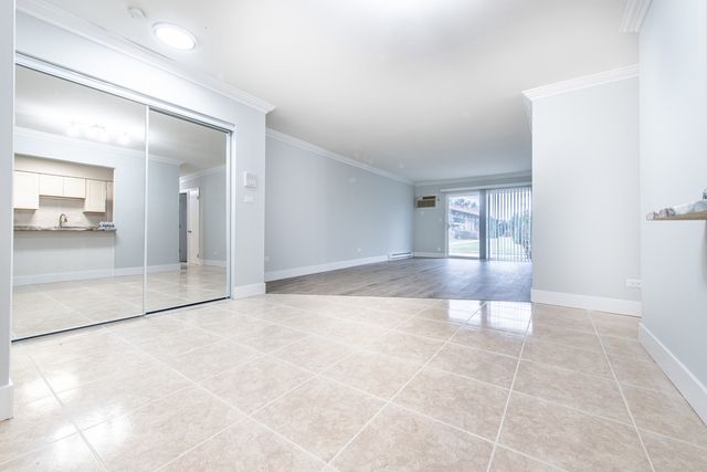 814 E Old Willow Road 109, Prospect Heights, IL 60070