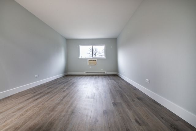 814 E Old Willow Road 109, Prospect Heights, IL 60070