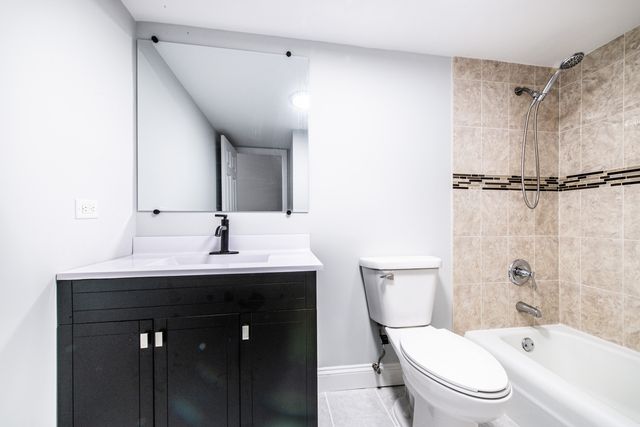 814 E Old Willow Road 109, Prospect Heights, IL 60070