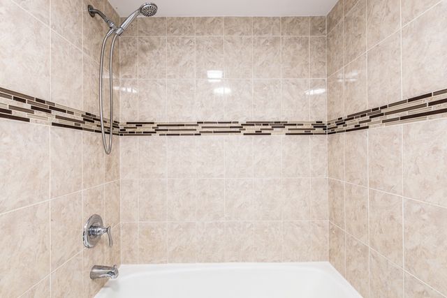 814 E Old Willow Road 109, Prospect Heights, IL 60070