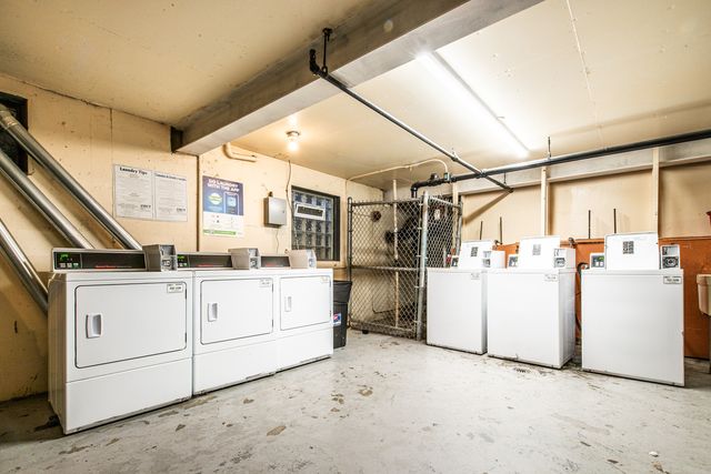 814 E Old Willow Road 109, Prospect Heights, IL 60070