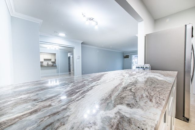 814 E Old Willow Road 109, Prospect Heights, IL 60070