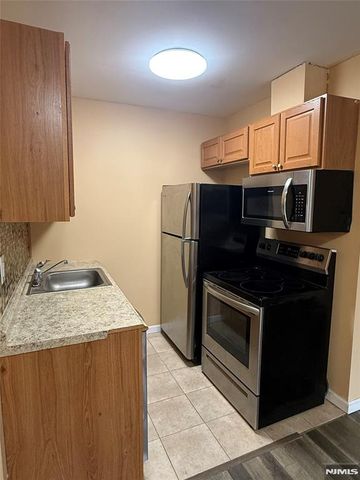 245 Anderson Street 4i, Hackensack, NJ 07601